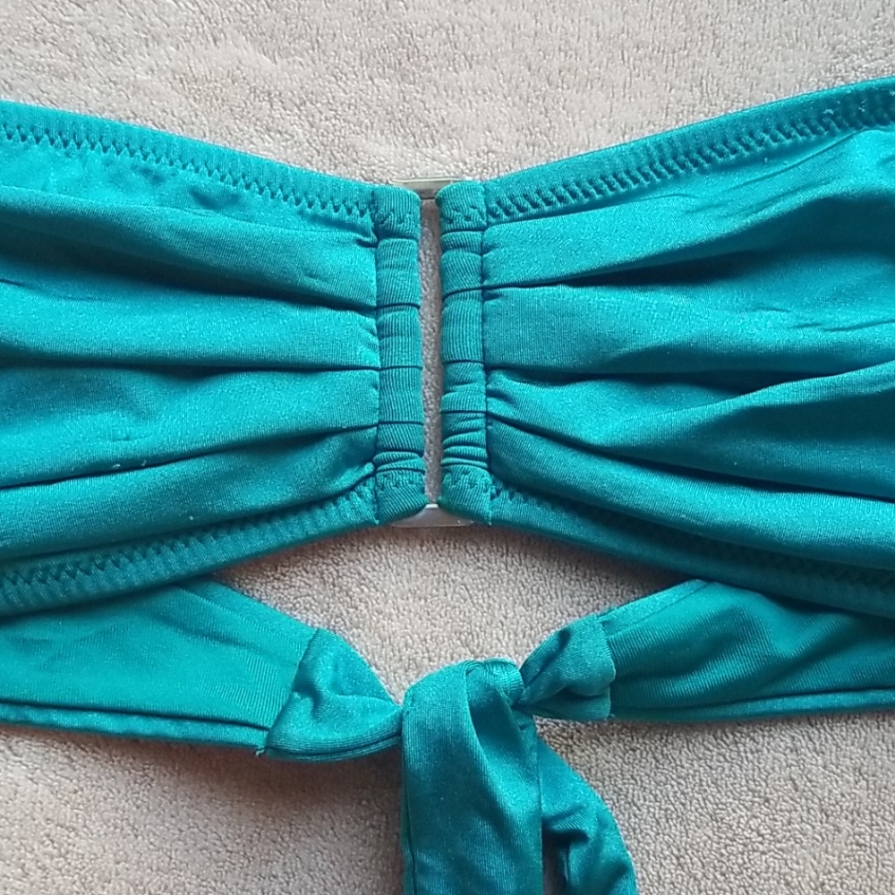 Bikini ๐ - Picture 6 of 8